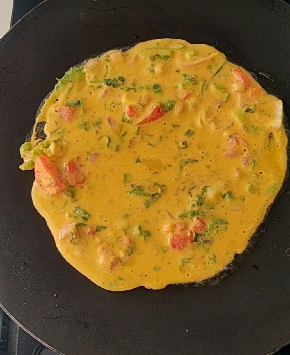 TOMATO OMELETTE RECIPE / EGGLESS VEGETARIAN OMELETTE / BESAN KA CHEELA