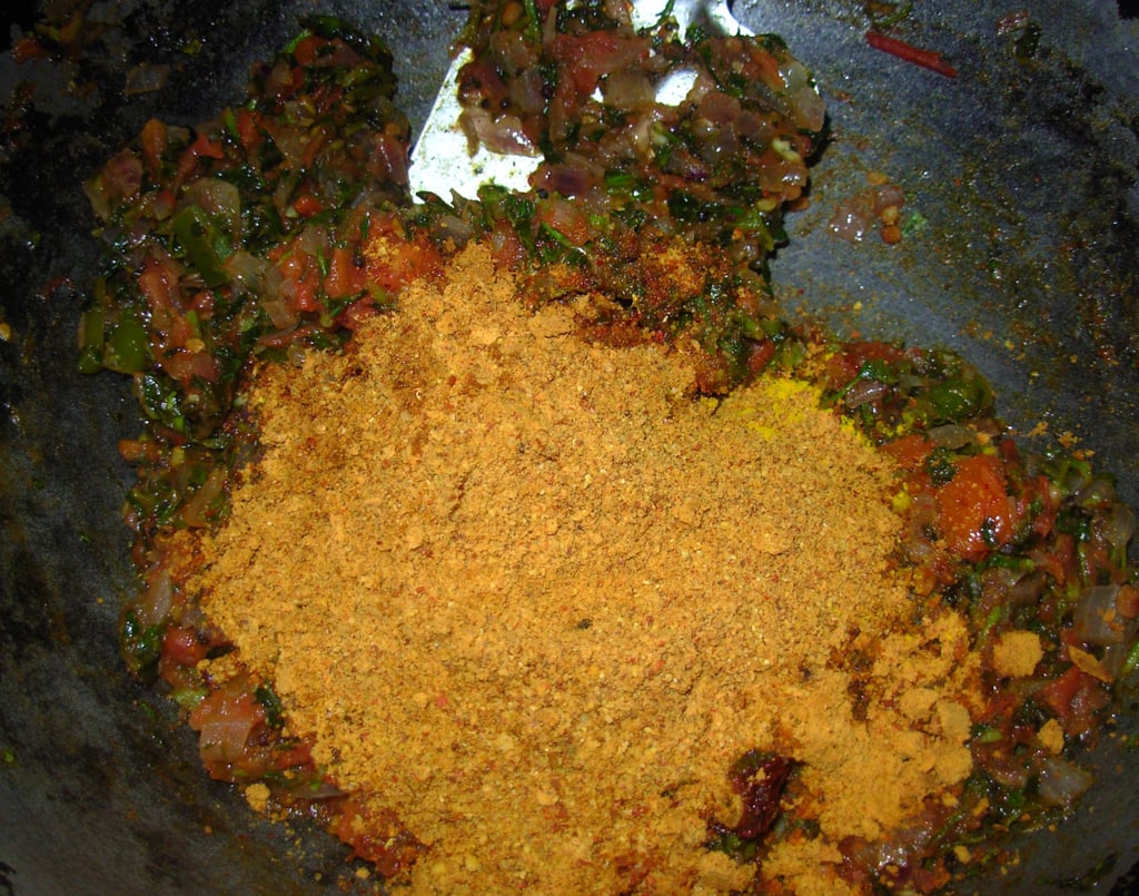 FENUGREEK LEAVES CHUTNEY / METHI CHUTNEY / MENTHE SOPPINA CHUTNEY