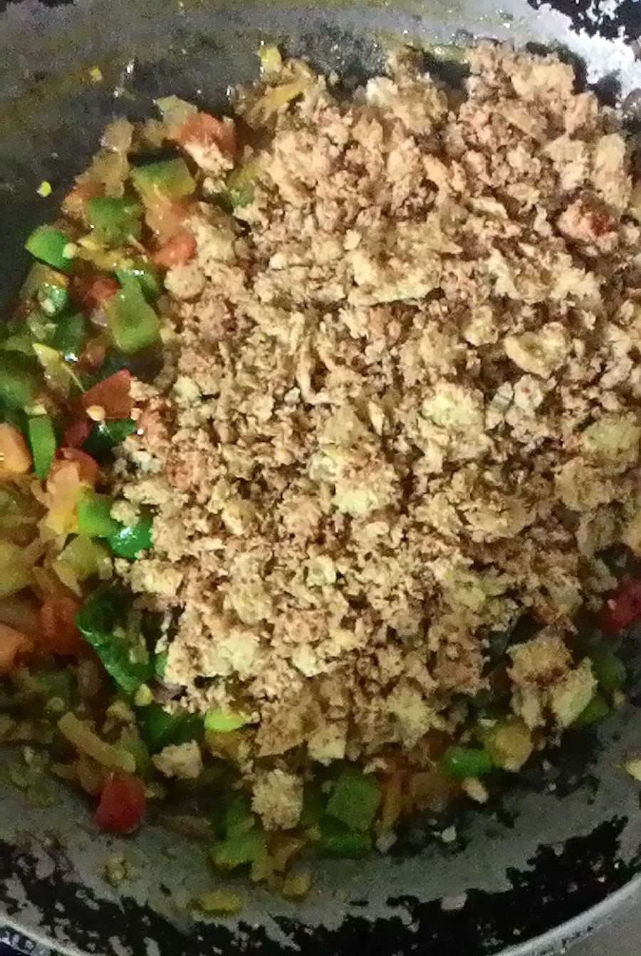 TOFU BHURJI/SCRAMBLED TOFU WITH SPICES -INDIAN TOFU RECIPES