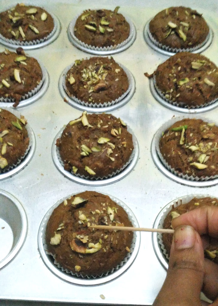 EGGLESS CARROT MUFFINS RECIPE / EGGLESS CARROT CUPCAKES Cook with Smile