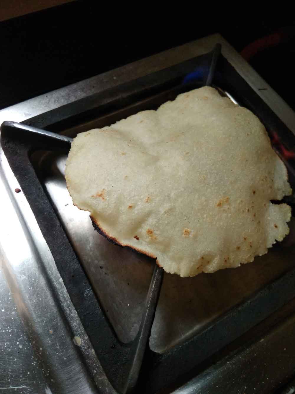 RAVA BHAKRI RECIPE / CHIROTI RAVA ROTI / SOOJI ROTI RECIPE - Cook with ...