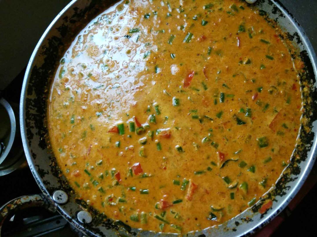 SPRING ONION CURRY RECIPE / EERULLI KAVU ( EERULLI HOOVU ) GOJJU Cook