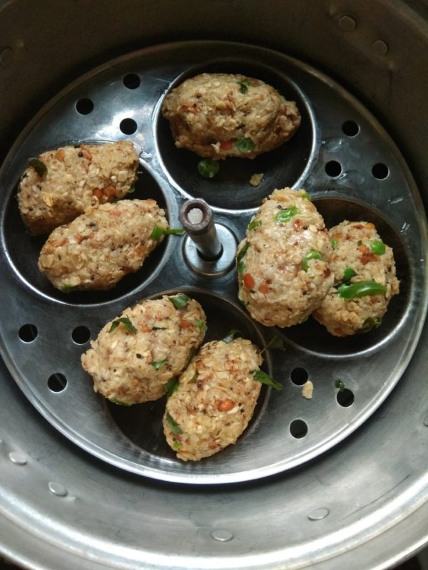 OATS KOZHUKATTAI RECIPE / STEAMED INDIAN OATS DUMPLING Cook with Smile