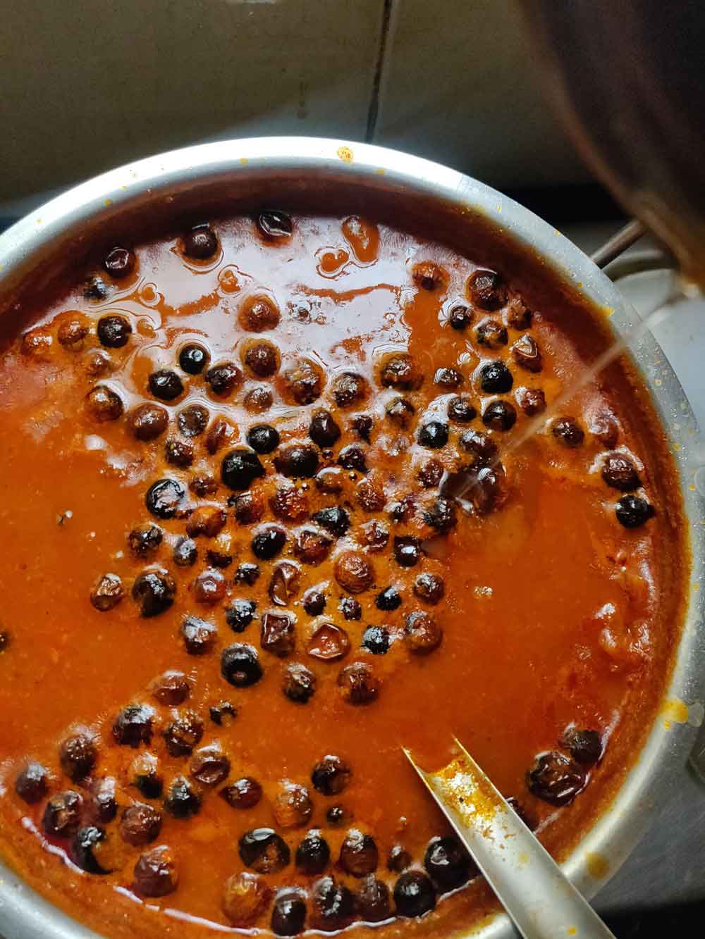 SUNDAKKAI VATHA KUZHAMBU / VATHA KUZHAMBU RECIPE Cook with Smile